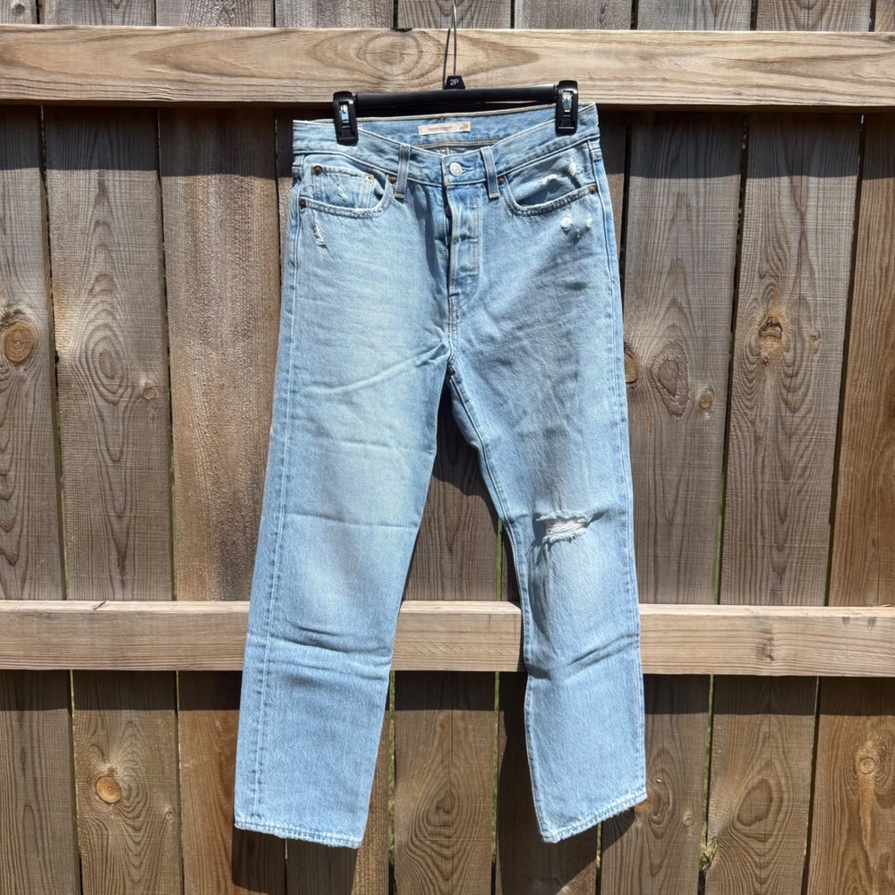 Levis Wedgie Straight Jeans Light Wash Distressed Blue Denim Size 28